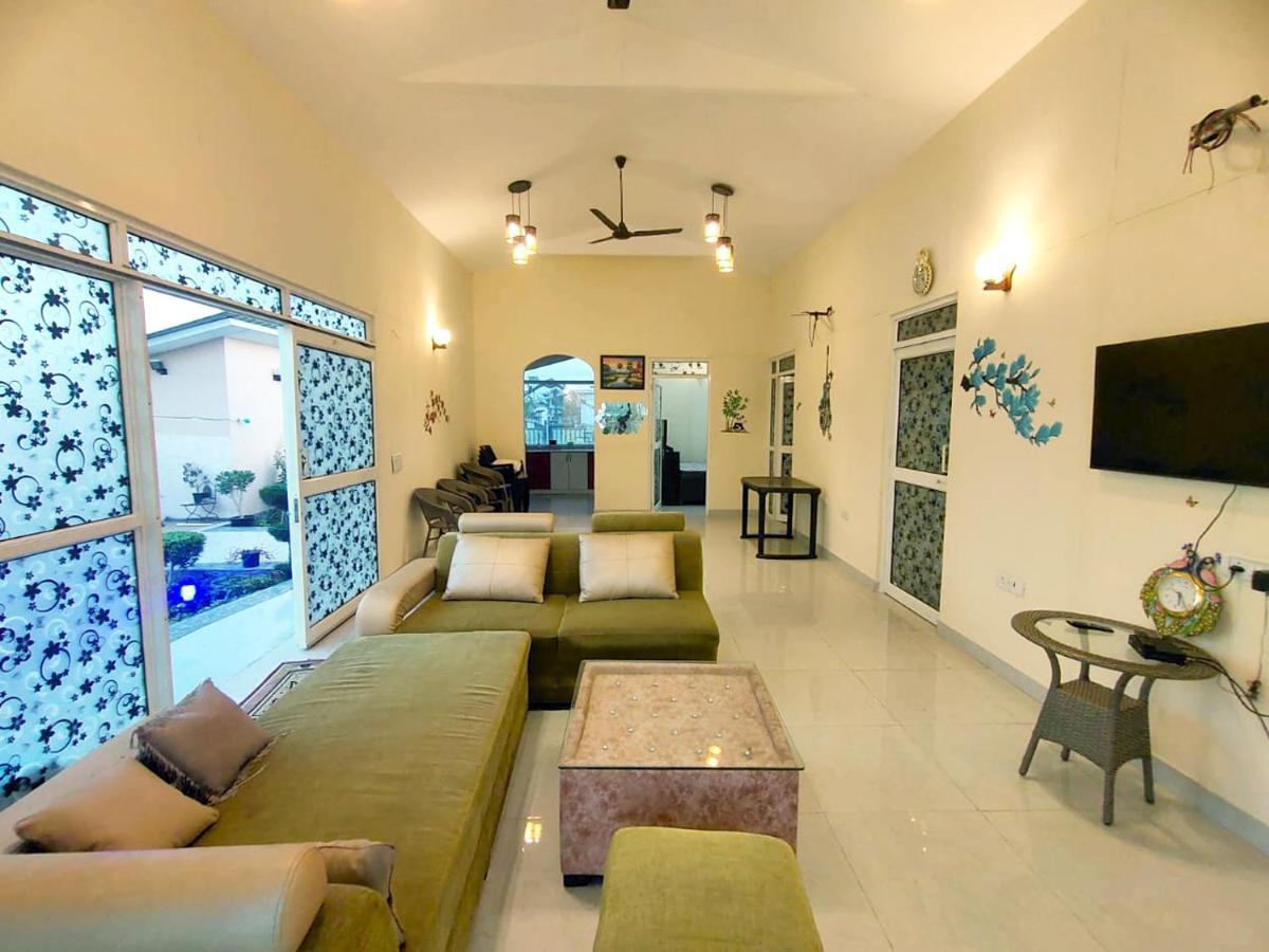 Shaw Estate-Farm House For A Small Parties-Jp Farm Greater Noida Exteriör bild