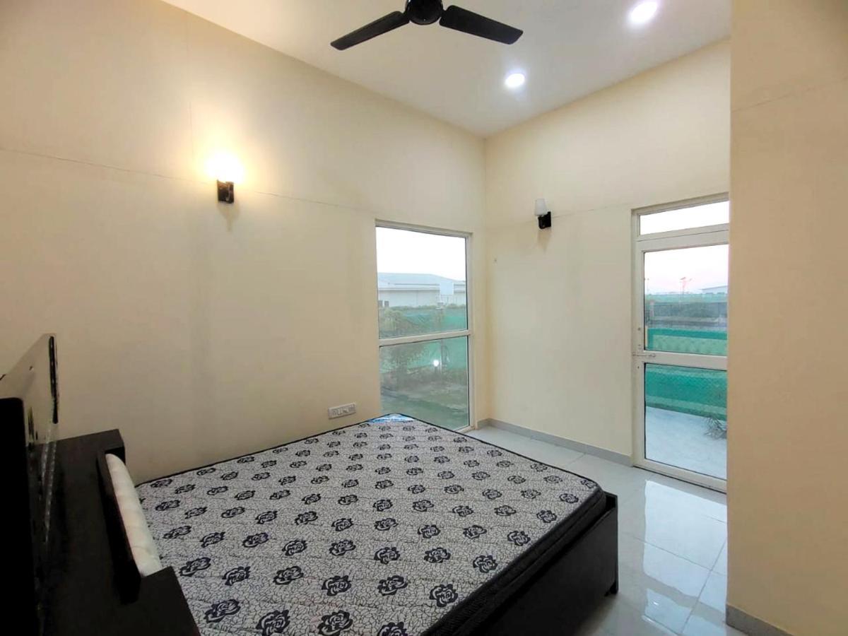 Shaw Estate-Farm House For A Small Parties-Jp Farm Greater Noida Exteriör bild