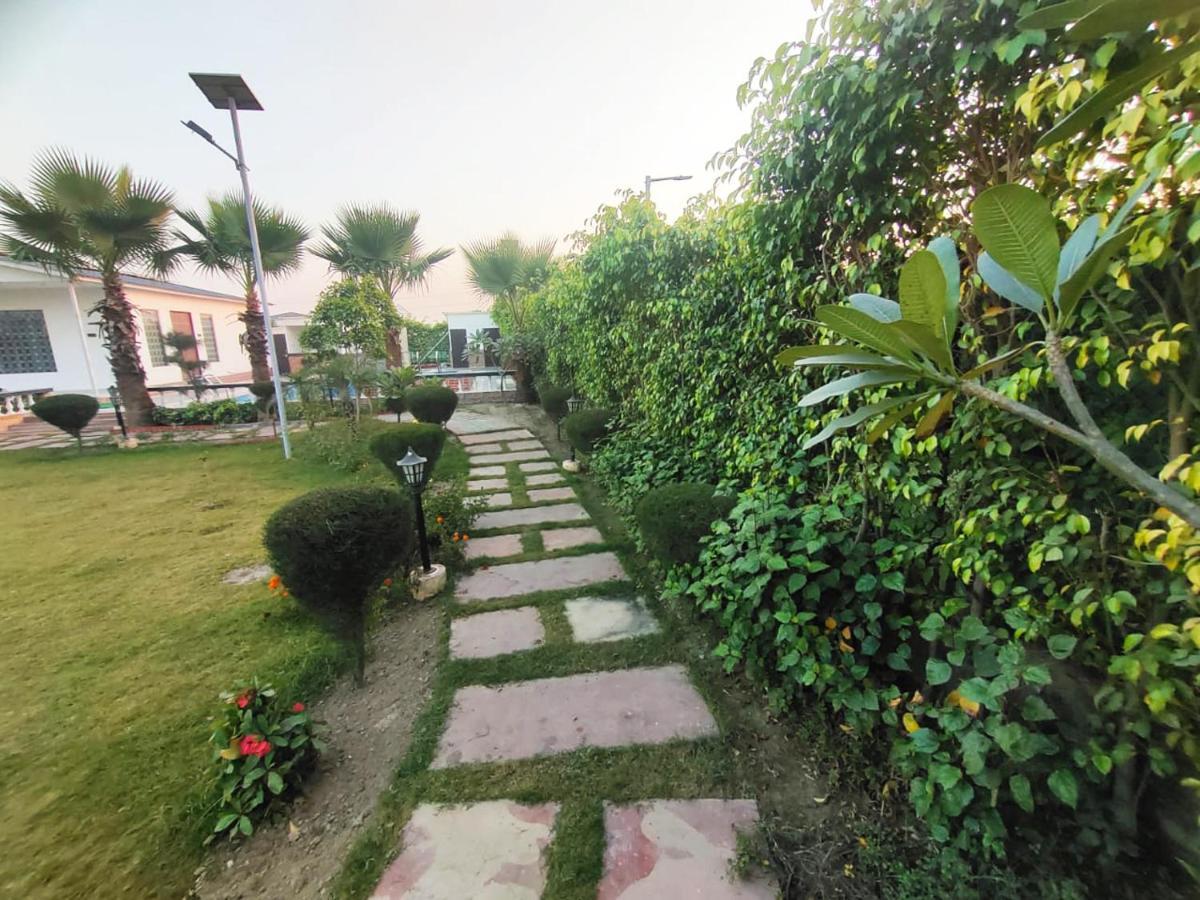 Shaw Estate-Farm House For A Small Parties-Jp Farm Greater Noida Exteriör bild