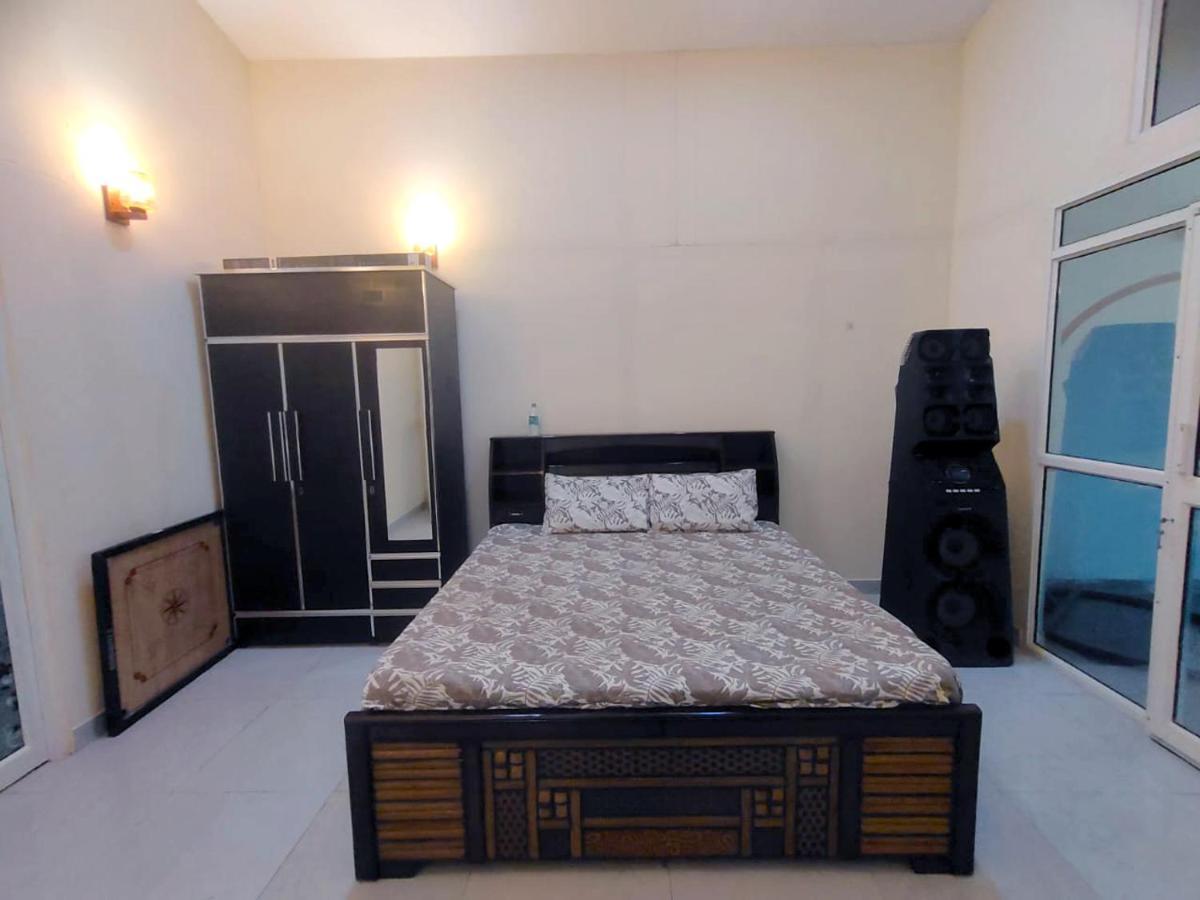 Shaw Estate-Farm House For A Small Parties-Jp Farm Greater Noida Exteriör bild